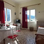 O'gera Greek House In The Mountains *