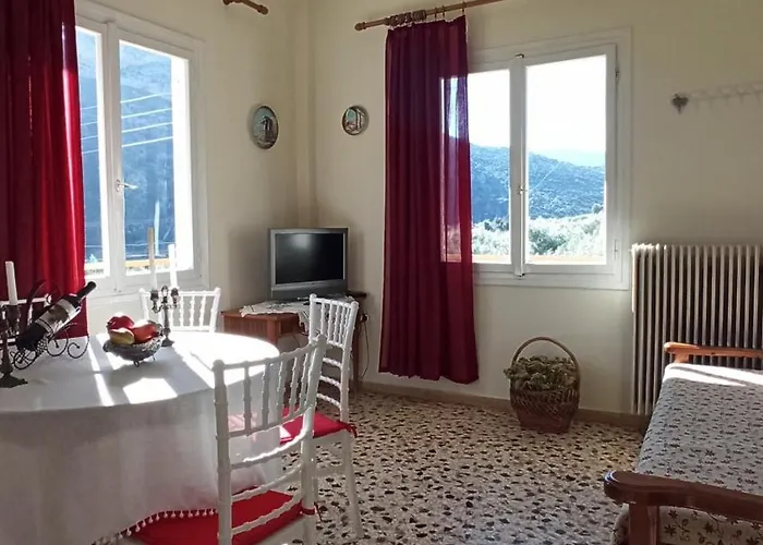 O'gera Greek House In The Mountains *